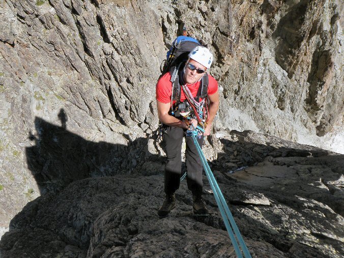 Aretes Cineastes 047.jpg - On descend en rappel pour rejoindre la br�che de la 6�me pointe